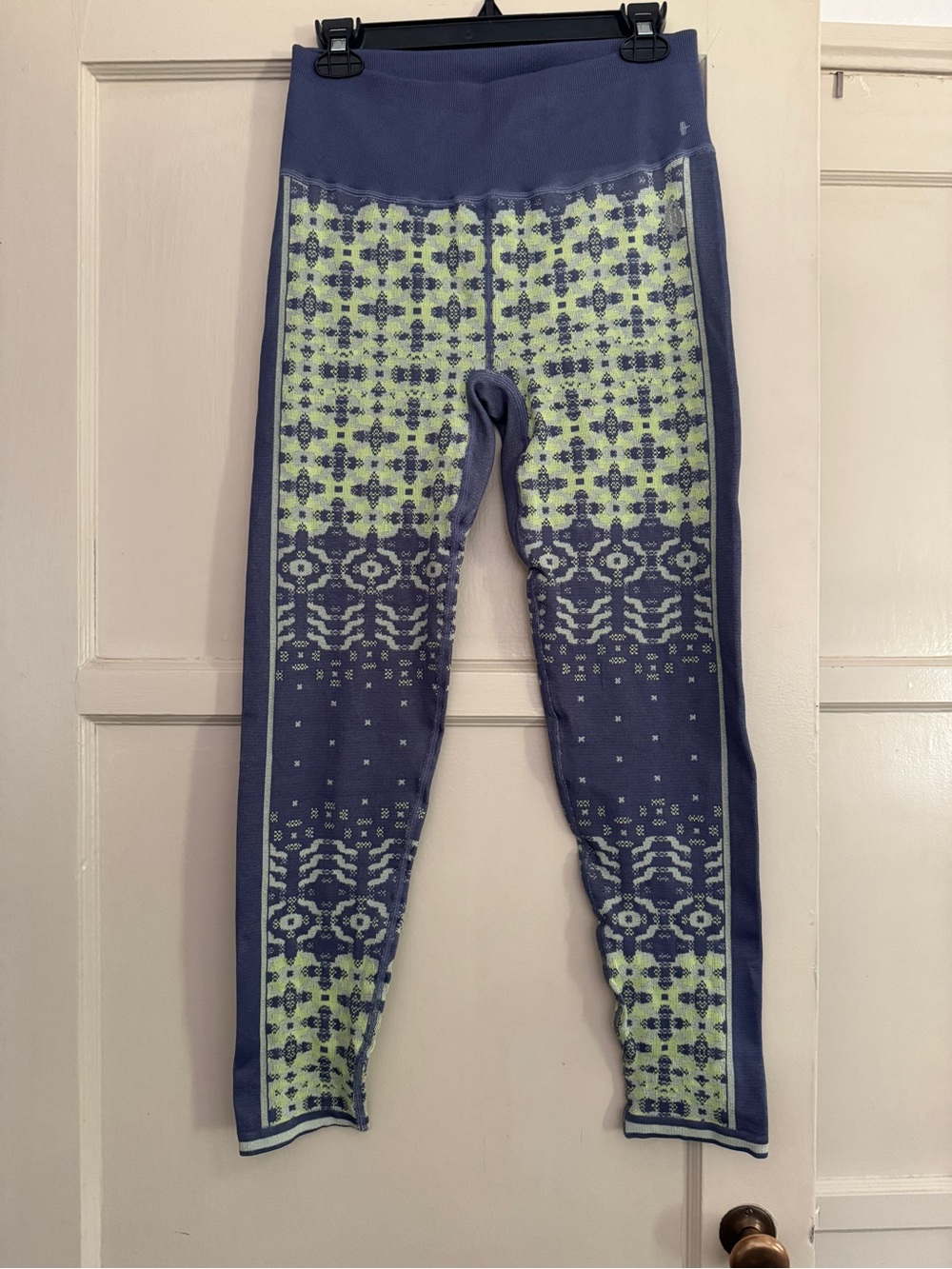 FP Movement Myoko Jacquard Base Layer leggings blue neon green Size M/L - NWOT